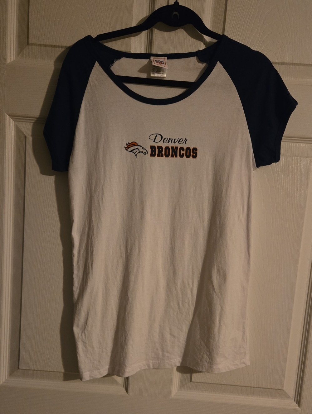 Denver Broncos Kids White & Orange  Navy Fits  Kid XL. 17" Pit To Pit NFL